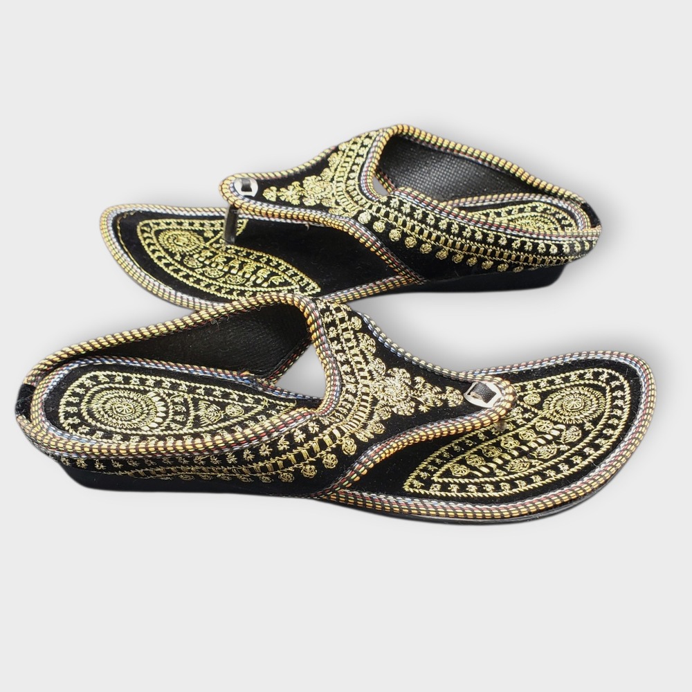 Italian Black Gold Embroidered Wedge Thong Sandals Womens Size 7-7.5 Ethnic - Picture 2 of 12